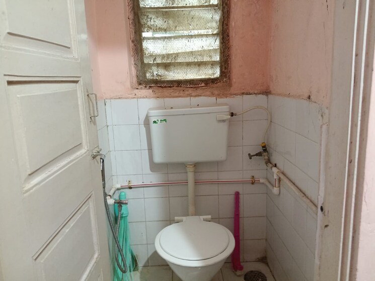 Bathroom, roy-bhavan 1 Bedroom 400 Sq.Ft. Apartment In Andheri East Mumbai 9507213