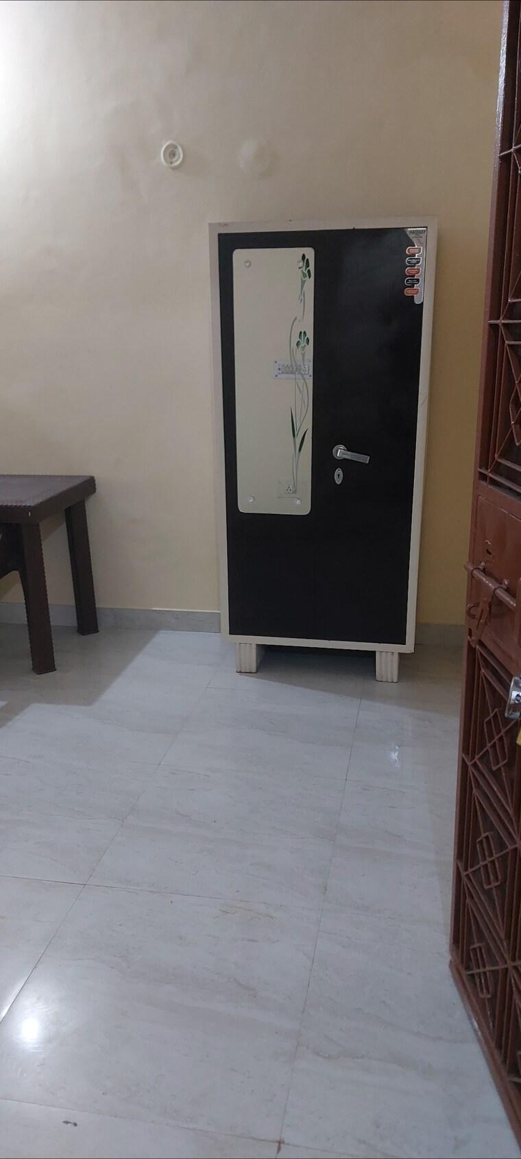 Room, aadharshila-apartment 1 Bedroom 350 Sq.Ft. Apartment In Sarita Vihar Delhi 9507233