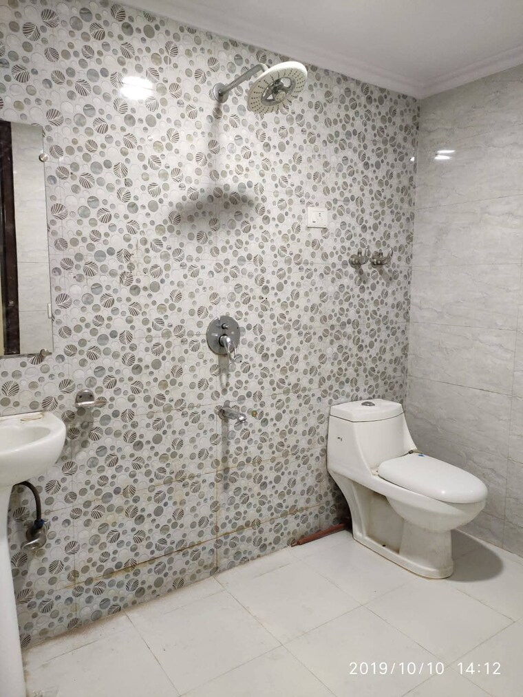 Bathroom, chattarpur 3 Bedroom 1150 Sq.Ft. Builder Floor In Chattarpur Delhi 9507256