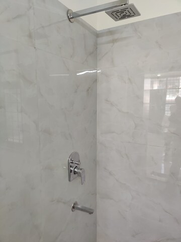 Bathroom in 1 BHK Builder Floor at Vastu Apartments, Sector 55 – for Rent