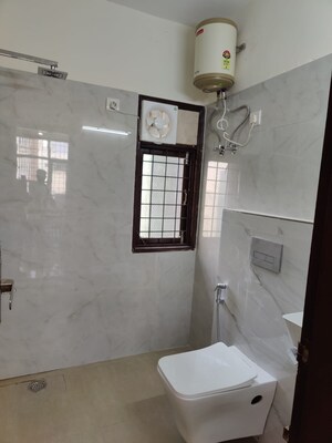 Bathroom in 1 BHK Builder Floor at Vastu Apartments, Sector 55 – for Rent
