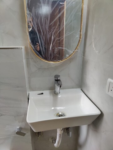 Furnished Amenities in 1 BHK Builder Floor at Vastu Apartments, Sector 55 – for Rent