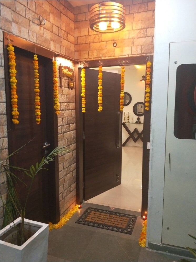 Living Room, emaar-palm-hills 3 Bedroom 1450 Sq.Ft. Apartment In Sector 77 Gurgaon 9507267