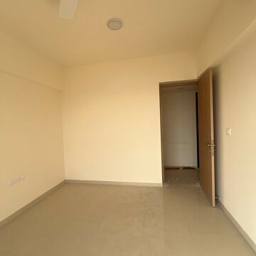 Room in 4 BHK Apartment at Lodha Woods, Lokhandwala – for Rent