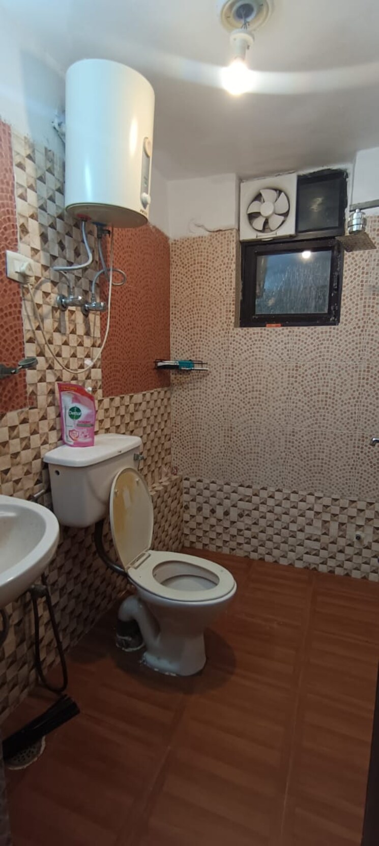 Bathroom, mittal-cosmos-executive-apartment 3 Bedroom 1900 Sq.Ft. Apartment In Sector 2 Gurgaon 9507346