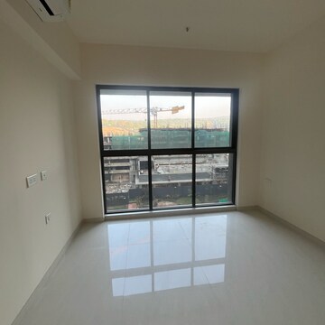 Room in 2 BHK Apartment at Lodha Woods, Lokhandwala – for Rent