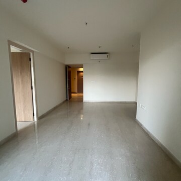 Room in 2 BHK Apartment at Lodha Woods, Lokhandwala – for Rent