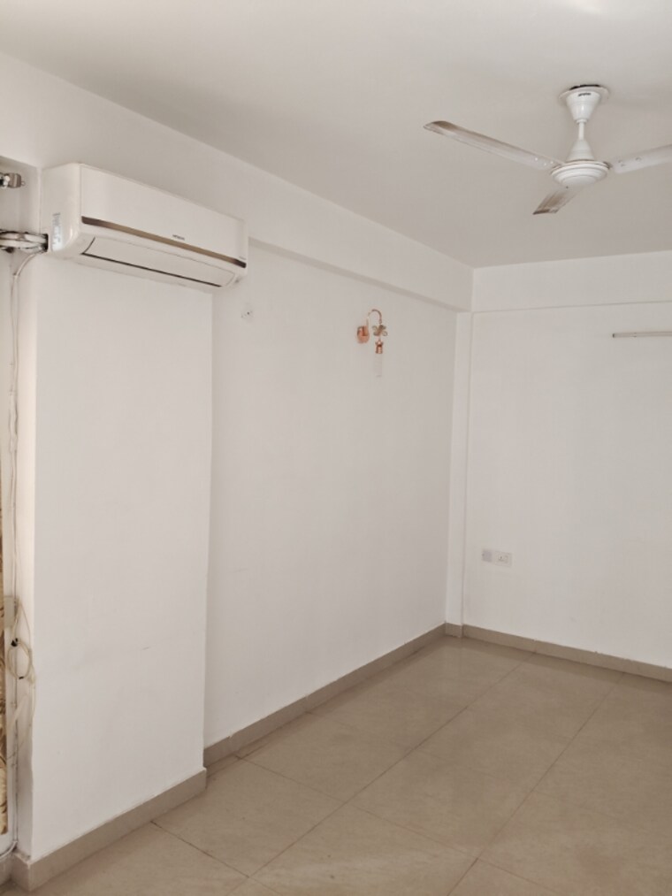 Room, shree-vardhman-green-court 2 Bedroom 626 Sq.Ft. Apartment In Sector 90 Gurgaon 9507424