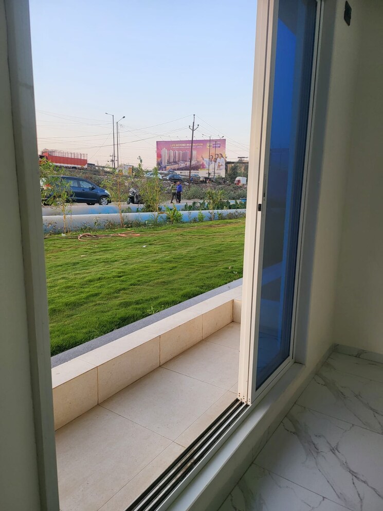 Balcony, raheja-garden-estate-kokanipada 2 Bedroom 1050 Sq.Ft. Apartment In Kokanipada Thane 9507429