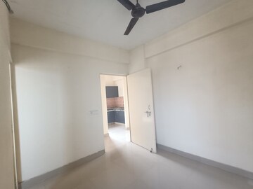Room in 3 BHK Apartment at Conscient Habitat 78, Sector 78 – for Sale