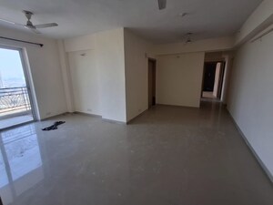Room in 3.5 BHK Apartment at DLF New Town Heights Town Houses, Sector 86 – for Rent