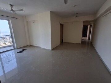 Room in 3.5 BHK Apartment at DLF New Town Heights Town Houses, Sector 86 – for Rent