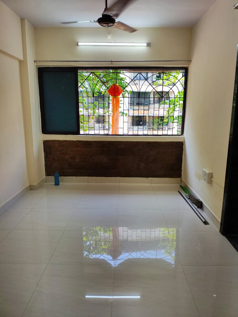 Bedroom, rashmi-complex-teen-hath-naka 1 Bedroom 550 Sq.Ft. Apartment In Dharamveer Nagar Thane 9507471