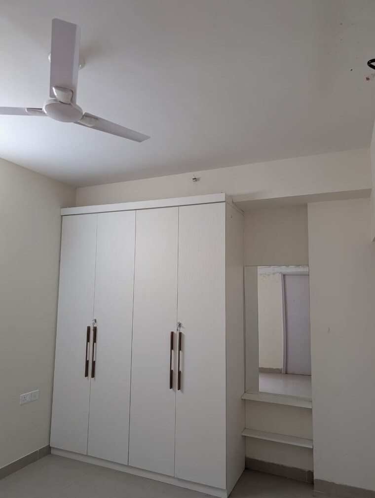 Room, sare-home 4 Bedroom 2300 Sq.Ft. Apartment In Sector 92 Gurgaon 9507490