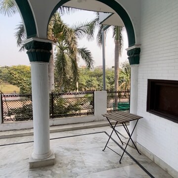 Balcony in 4 BHK Independent House at Sector 21a – for Rent