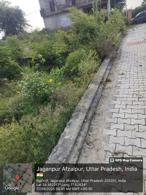  Plot – Garden View at Sector 27 Yamuna Expressway - for Sale