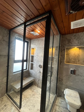 Building Lobby in 4 BHK Builder Floor at Ansal Sushant Lok I, Sector 43 – for Rent