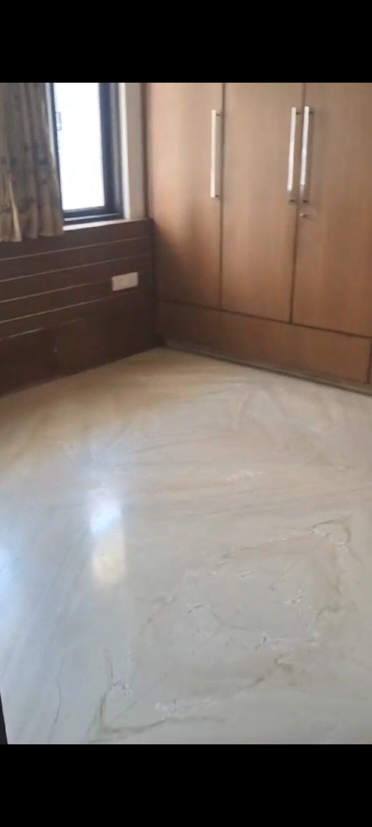 Room, pitampura 3 Bedroom 1500 Sq.Ft. Builder Floor In Pitampura Delhi 9507585