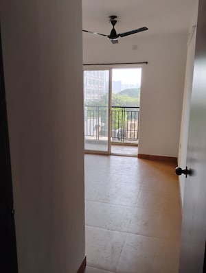 Furnished Amenities in 2 BHK Apartment at DB Orchid Ozone, Dahisar East – for Rent