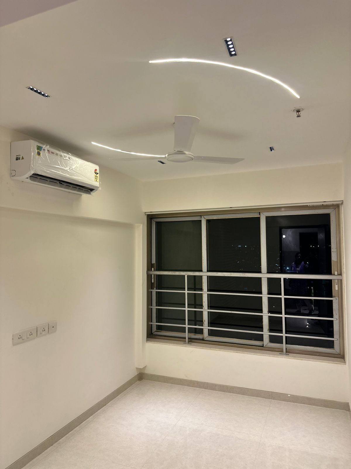 2 BHK + Pooja Room 1000 Sq.Ft. Apartment in Gurukrupa Vyom