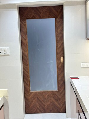 Furnished Amenities in 2 BHK Apartment at Gurukrupa Vyom, Juhu – for Rent