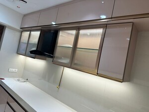 Furnished Amenities in 2 BHK Apartment at Gurukrupa Vyom, Juhu – for Rent