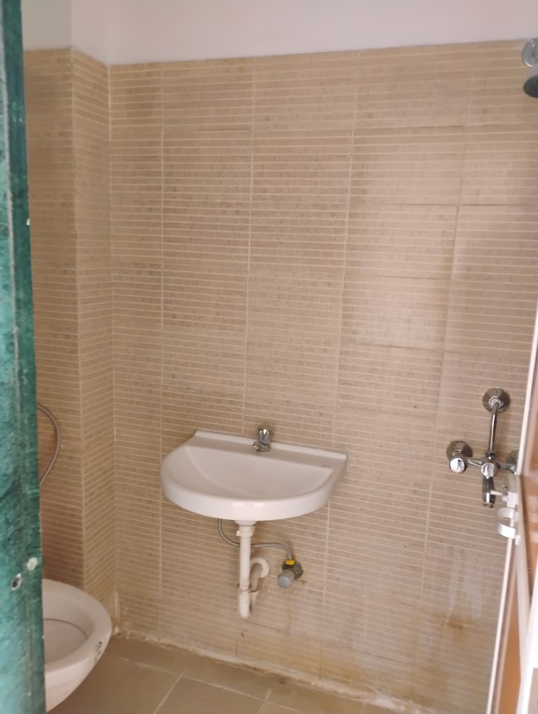 Bathroom, db-orchid-ozone 2 Bedroom 882 Sq.Ft. Apartment In Dahisar East Mumbai 9507611