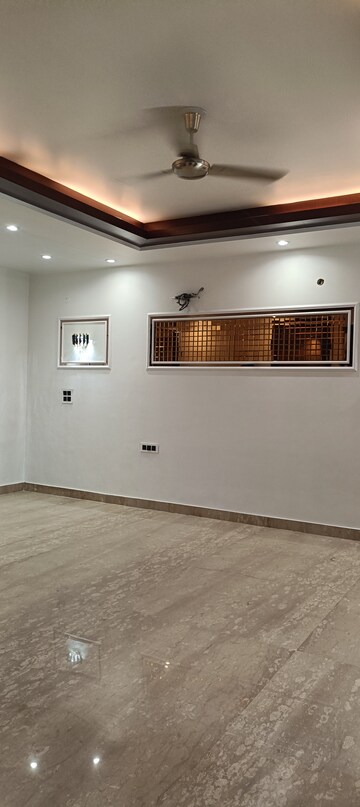 3 BHK Builder Floor For Rent in Anand Vihar