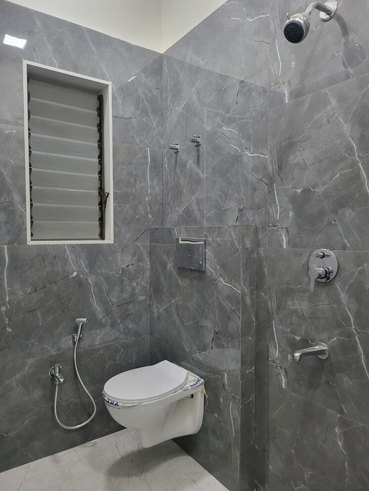 Bathroom, lodha-amara-tower-42-and-43 2 Bedroom 850 Sq.Ft. Apartment In Kolshet Road Thane 9507626