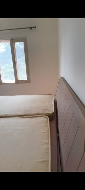 Furnished Amenities in 3 BHK Apartment at City Heights, Sector 39 – for Rent