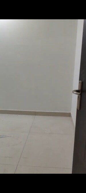 Furnished Amenities in 3 BHK Builder Floor at Pitampura – for Rent