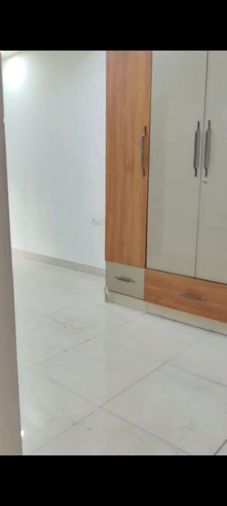 Room, pitampura 3 Bedroom 1500 Sq.Ft. Builder Floor In Pitampura Delhi 9507661