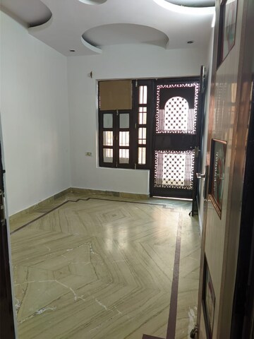 Room in 1 BHK Builder Floor at Rohini Sector 16 – for Rent