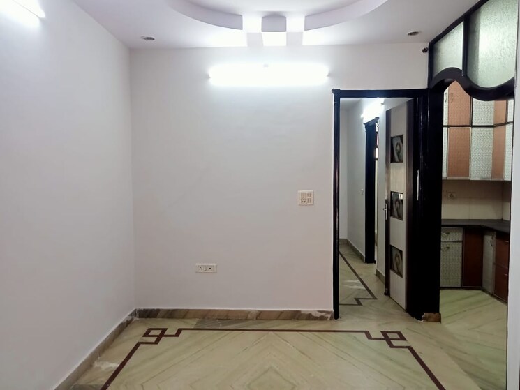 Room, rohini sector 16 1 Bedroom 34 Sq.Mt. Builder Floor In Rohini Sector 16 Delhi 9507672