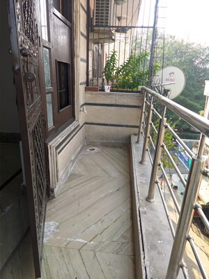 Balcony in 1 BHK Builder Floor at Rohini Sector 16 – for Rent