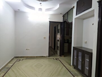 Room in 1 BHK Builder Floor at Rohini Sector 16 – for Rent