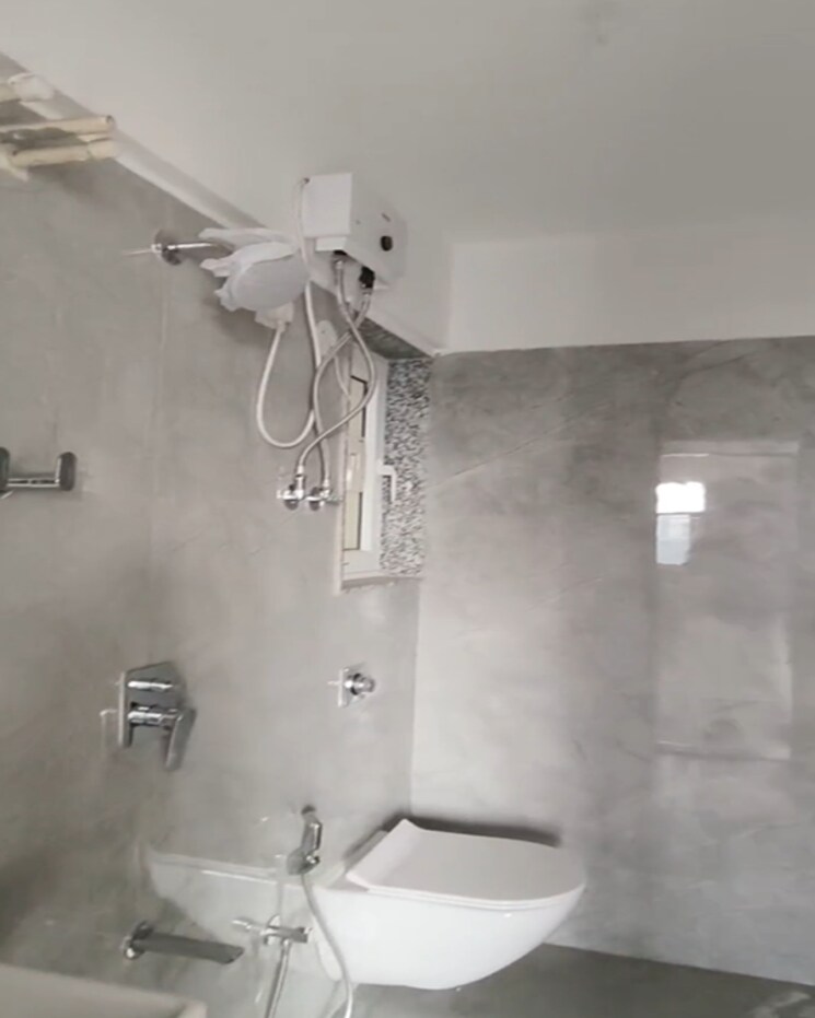 Bathroom, vaibhavlaxmi-queens-glory 1 Bedroom 637 Sq.Ft. Apartment In Chembur Mumbai 9507746
