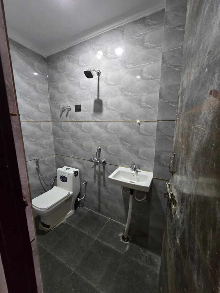 Attached Bathroom, chattarpur 1 Bedroom 450 Sq.Ft. Builder Floor In Chattarpur Delhi 9507759