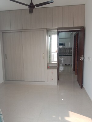 Room in 2 BHK Apartment at Signature Global Prime, Sector 63a – for Rent