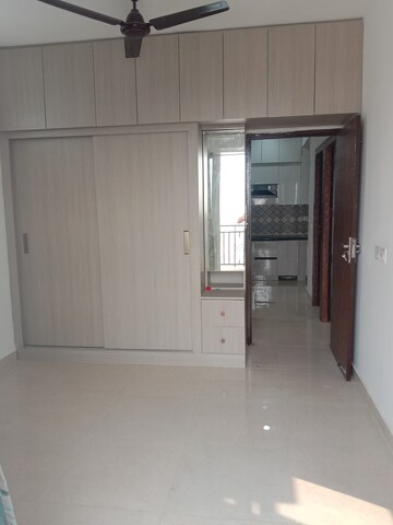 Room in 2 BHK Apartment at Signature Global Prime, Sector 63a – for Rent