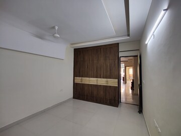 Room in 3 BHK Apartment at Motia Royal Citi Apartments, Ghazipur – for Rent