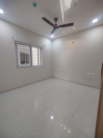 Room in 3 BHK Apartment at Prestige Beverly Hills, Kokapet – for Rent