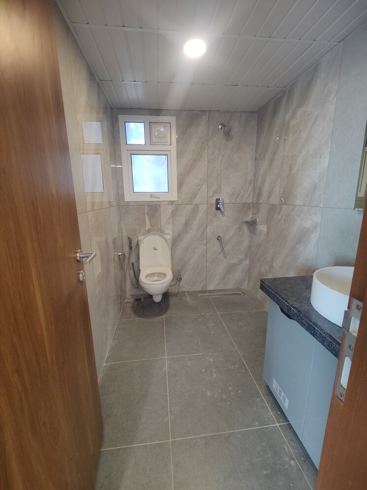 Bathroom, prestige-beverly-hills 3 Bedroom 1796 Sq.Ft. Apartment In Kokapet Hyderabad 9507803