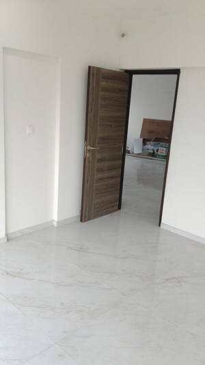 Bedroom in 2.5 BHK Apartment at Chembur – for Rent