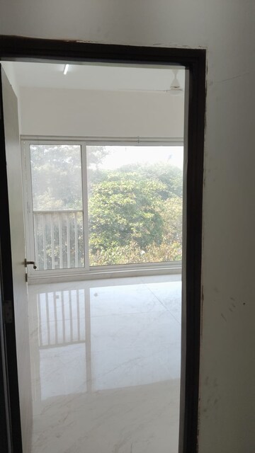 Bedroom in 2.5 BHK Apartment at Chembur – for Rent