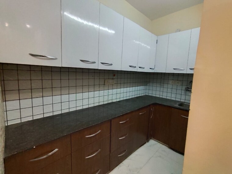 Kitchen, east of kailash 3 Bedroom 300 Sq.Yd. Builder Floor In East Of Kailash Delhi 9507833