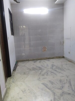 Room in 3 BHK Builder Floor at Ashoka Enclave Faridabad, Sector 34 – for Rent