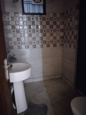 Bathroom in 3 BHK Builder Floor at Ashoka Enclave Faridabad, Sector 34 – for Rent