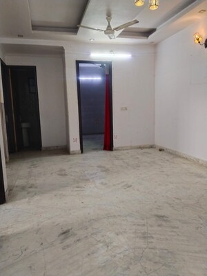 Room in 3 BHK Builder Floor at Ashoka Enclave Faridabad, Sector 34 – for Rent
