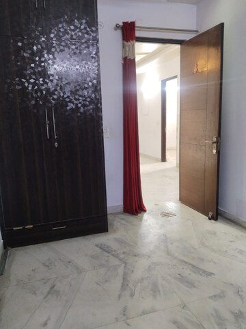 Room in 3 BHK Builder Floor at Ashoka Enclave Faridabad, Sector 34 – for Rent